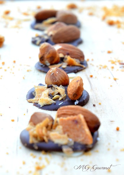 Mendiant  Chocolat Noir aux  Amandes, Noisettes et Gaufrettes Gavoche