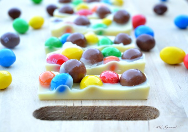 Barre de chocolat blanc au M&Ms et Maltezer
